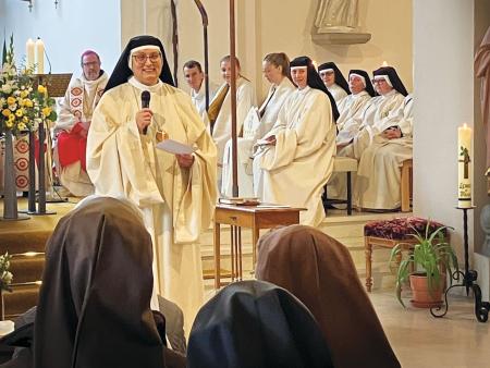 Schwester Maria-Stella im Kloster Mariastern in Amt eingeführt